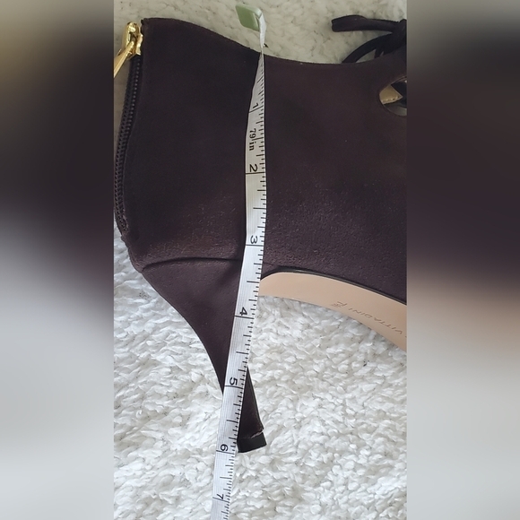 Adrienne Vittadini Fealy Women US 7.5 M Brown 90s Bootie Pump Heel‎ Suede - Picture 12 of 14